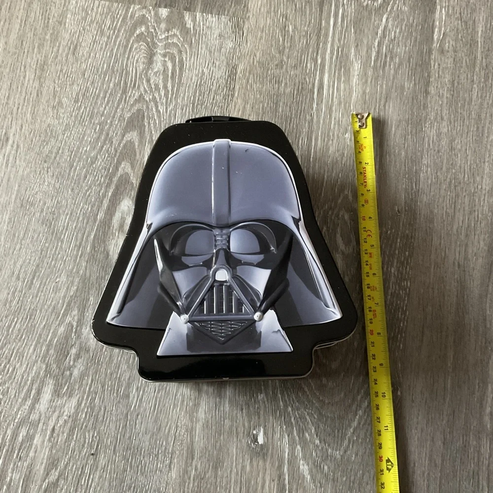Vintage 2001 Star Wars tin box